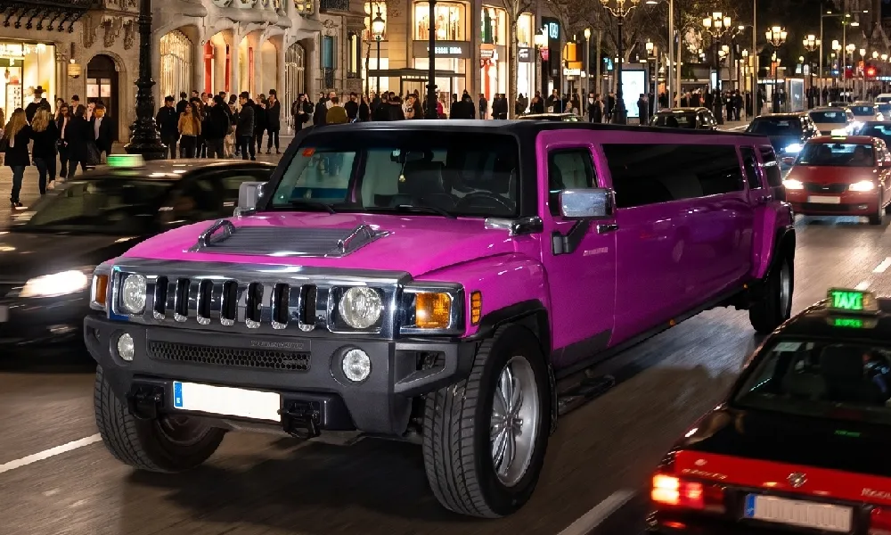 Limusina Hummer rosa ciudad Alquiler limusina hummer rosa barcelona ciudad