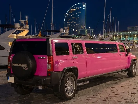 Limusina Hummer rosa puerto noche Limusina hummer Barcelona, de noche